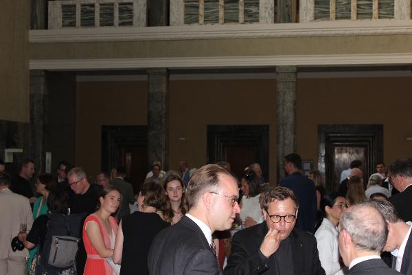 Stehempfang im Lichthof