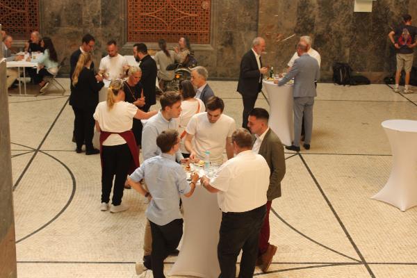 Stehempfang im Lichthof