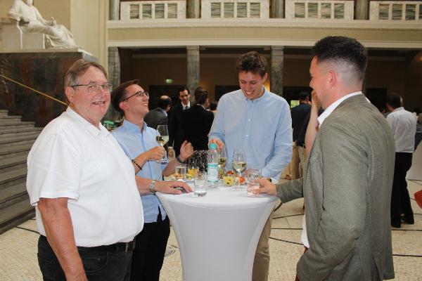 Stehempfang im Lichthof