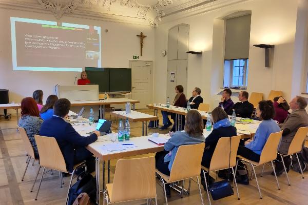Nachwuchswissenschaftler:innen der Religionspädagogik stellen ihre Forschungsprojekte zur Diskussion
