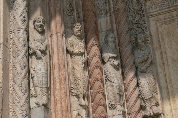 Propheten am Gewände des Doms zu Verona