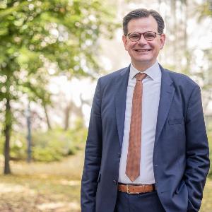 Der Kirchenhistoriker Professor Christopher Spehr