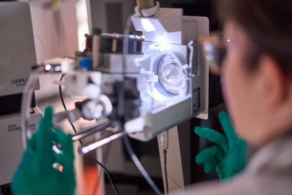 Researcher in the Core Facility Proteomics
