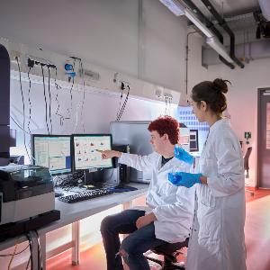 Mitarbeitende in der Core Facility Durchflusszytometrie