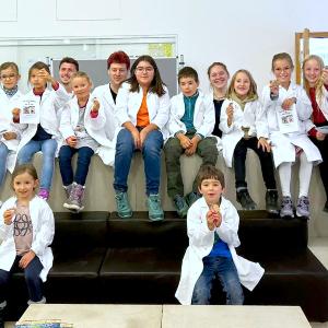 Gruppenbild beim Türen auf mit der Maus-Tag a BMC