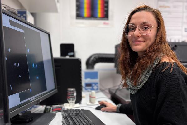 Dr Sarah D`Annunzio in the Renkawitz lab