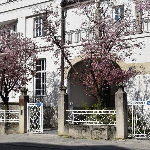 Institute EGT exterior view