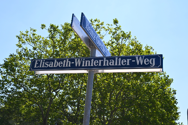 Straßenschild des Elisabeth-Winterhalter-Wegs
