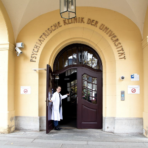 120 Jahre wird die Klinik für Psychiatrie und Psychotherapie des LMU Klinikums in diesem Jahr. Am 8. November lädt sie anlässlich des Jubiläums zum Tag der Offenen Tür ein.