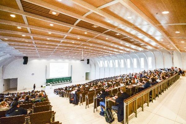 Hörsaal bei der Tiermedizinischen Fakultät