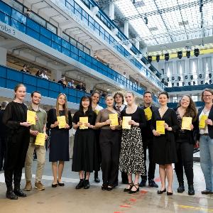 Die Projektgruppe 2024 zusammen mit den Kooperationspartnern am Konzertabend in der Isarphilharmonie