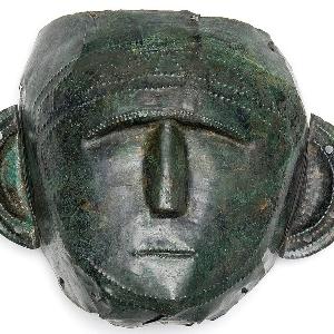 Maske aus Kleinklein