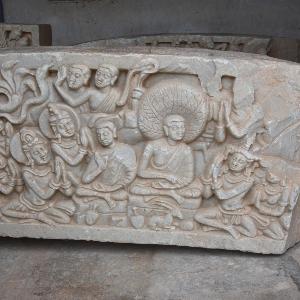 Buddhistische Basreliefs