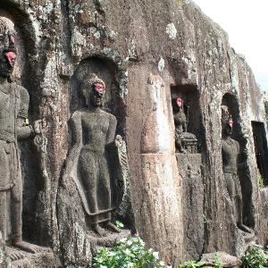 Felsgehauene Buddha-Statuen, Indien