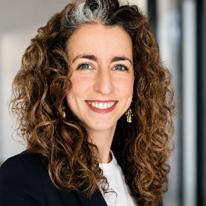 Julia_Singer_Portrait