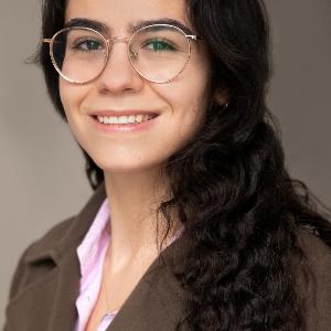 Sezer_Emine_Portrait