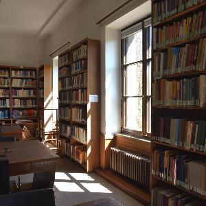 Lesesaal der Bibliothek der Klassischen Archäologie