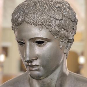 Doryphoros im Hauptgebäude der LMU