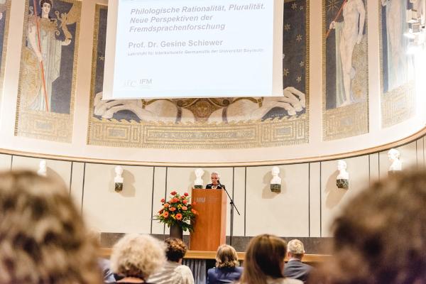 Vortrag zum Thema Philologische Rationalität, Pluralität. Neue Perspektiven der Fremdsprachenforschung"