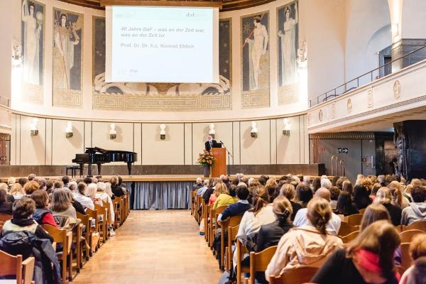 Festvortrag „40 Jahre DaF - was an der Zeit war, was an der Zeit ist“