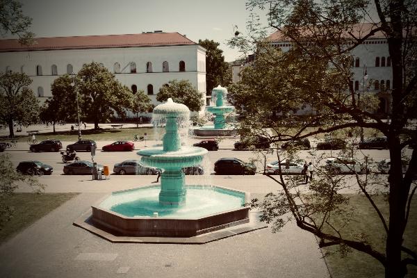 Brunnen Geschwister-Scholl und Kurt-Huber-Platz