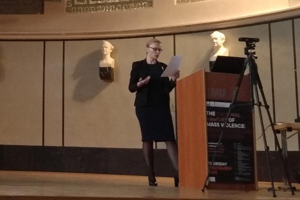 Juliane Prade-Weiss during presentation