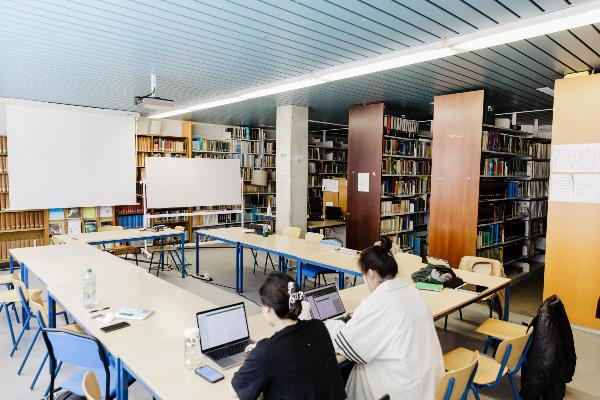 Phonetik-Bibliothek | © David Klein Phonetik-Bibliothek