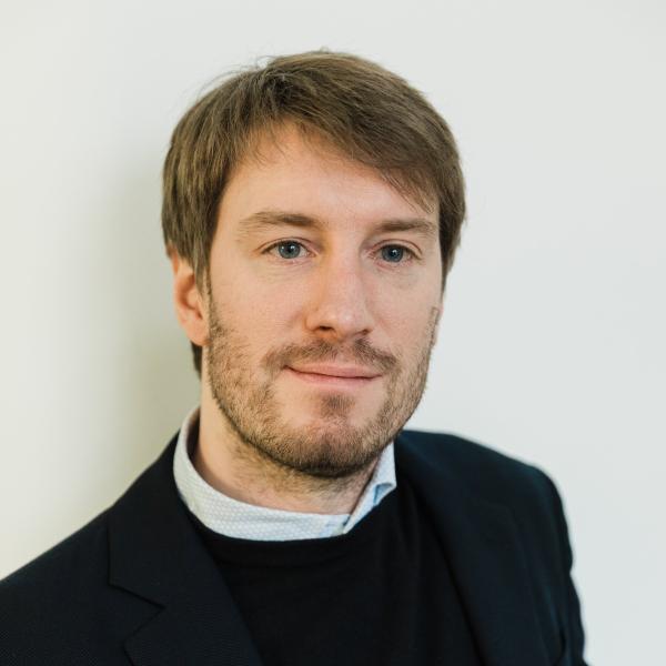 Dr. Tobias Englmeier