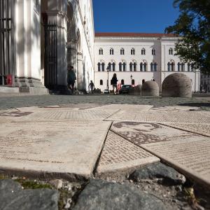 Boden am Geschwister-Scholl-Platz