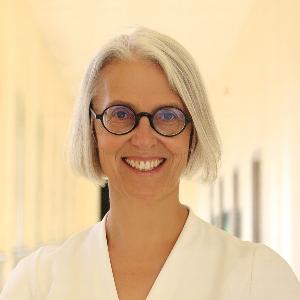 Poträt Anja Ballis