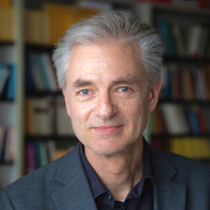 Portrait von Prof. Dr. Michael Waltenberger | © David Klein Portrait von Prof. Dr. Michael Waltenberger