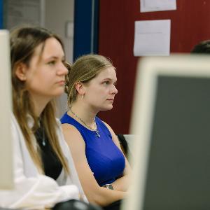 Studierende im Seminar