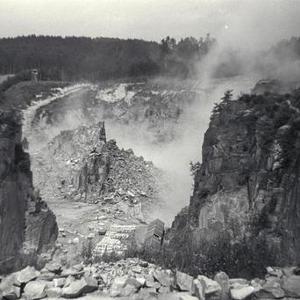 Explosion in the granite quarry “Vienna Diggings” at KZ Mauthausen.