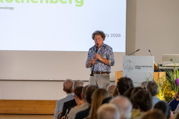 David Rothenberg playing the clarinet.
