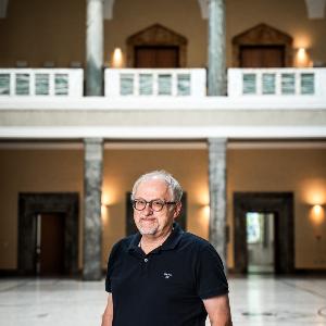 Professor Erwin Frey.