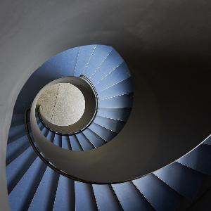 Blick von oben auf Wendeltreppe | © Carolin Bleese Blick von oben auf Wendeltreppe