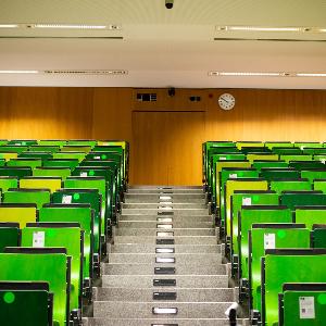 Großer Hörsaal im Biozentrum