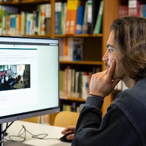 Arbeitsplatz in der Bibliothek der Didaktik