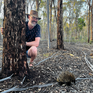 Prof. Keays mit Echidna