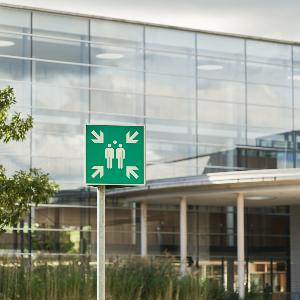 Biozentrum Gebäude, Sammelplatz | © Carolin Bleese Biozentrum Gebäude, Sammelplatz