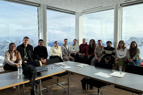 Group picture of Deepdyn´s ECS scientists at the Schneefernerhaus