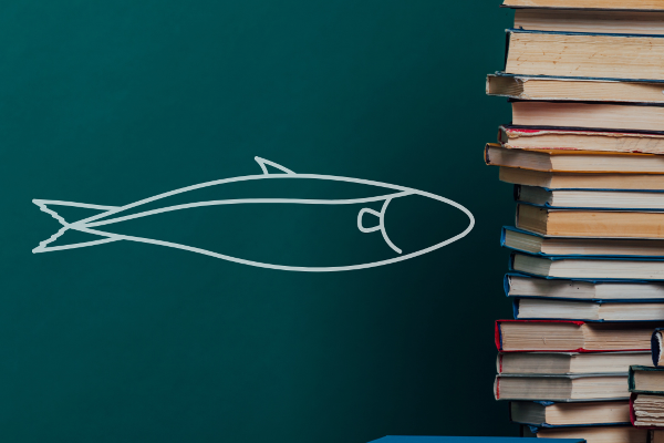 Bücherstapel mit Fisch-Grafik | © Canva | Lehrstuhl für Wirtschaftsgeographien der Zukunft Bücherstapel mit Fisch-Grafik