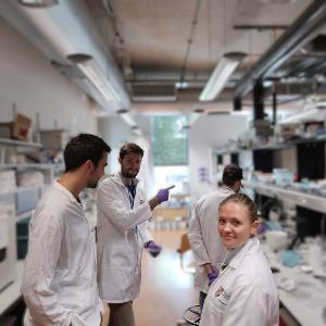 Doctoral researchers in the lab | © CeNS Doctoral researchers in the lab