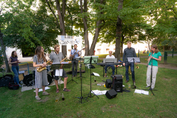 UnCeNSiert playing at CeNS summer party