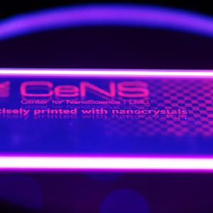 CeNS logo printed with luminescent nanocrystals | © CeNS / group of Professor Jochen Feldmann CeNS logo printed with luminescent nanocrystals