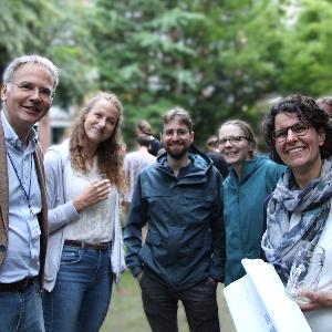 Prof, Joachim Rädler with lab members and alumni at a CeNS event
