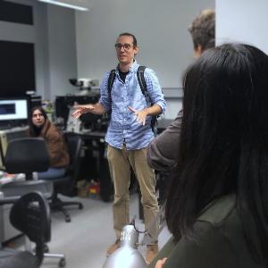 Dr. Philipp Paulitschke, CEO PHIO, showing CeNS associates around at his company | © CeNS Dr. Philipp Paulitschke, CEO PHIO, showing CeNS associates around at his company