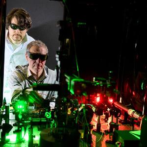 Physicists Anvar Baimuratov and Alexander Högele in the lab at LMU Munich