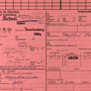 Studentische Karteikarte Sophie Scholl / Motiv der Ausstellung Weiße Rose