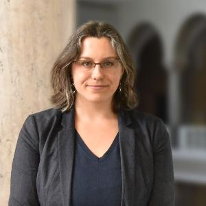 Portrait photo of Julie Bickle